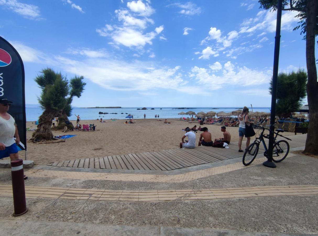 Steps From The Beach Aprt 하니아 외부 사진