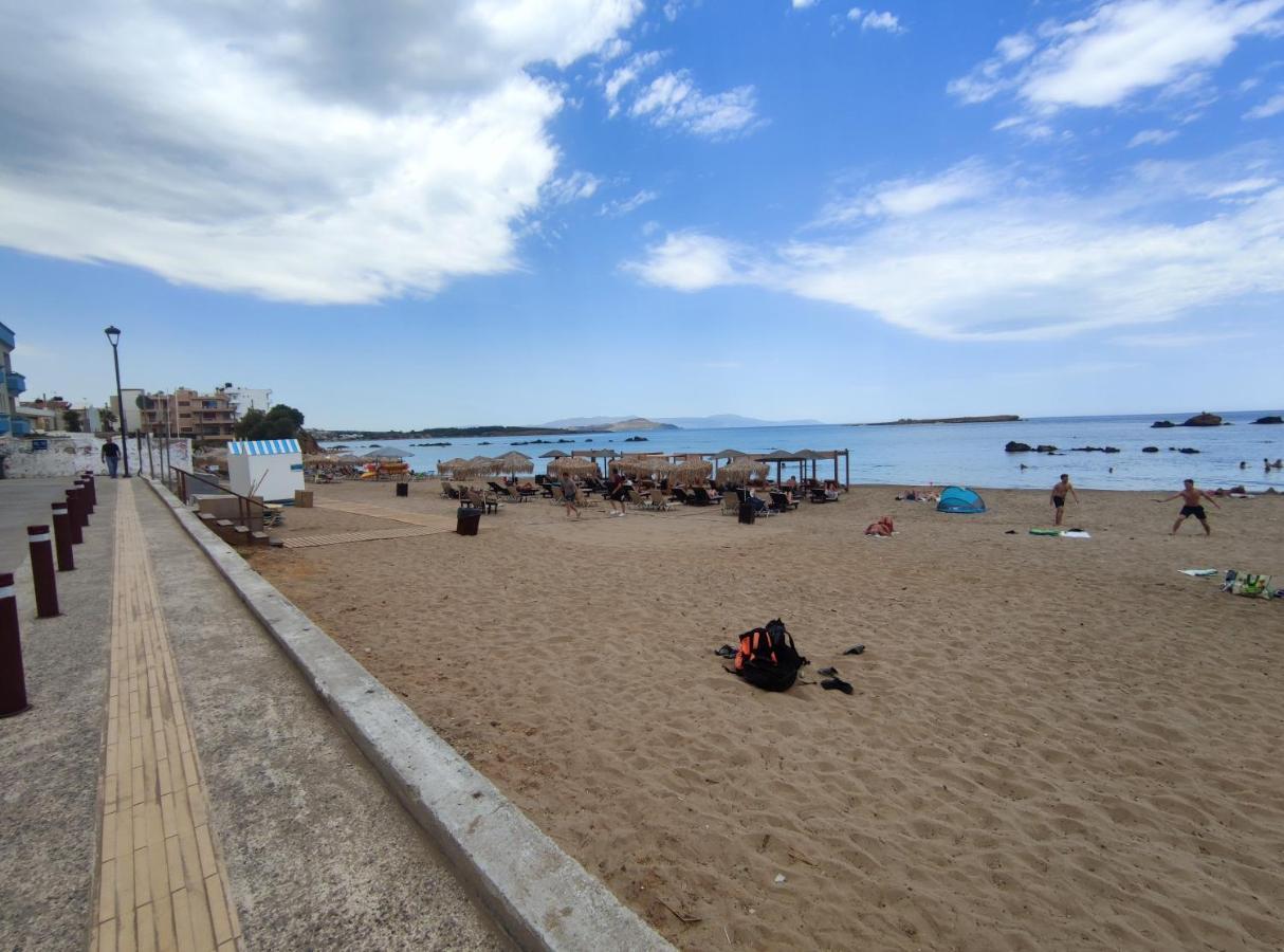 Steps From The Beach Aprt 하니아 외부 사진